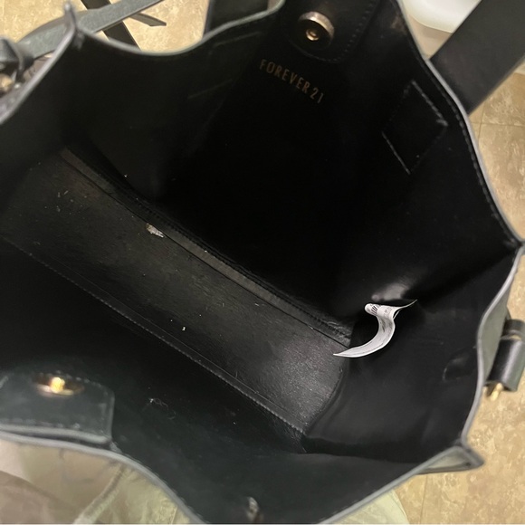 ✧･ﾟblack faux leather crossbody tote bag - Picture 9 of 10